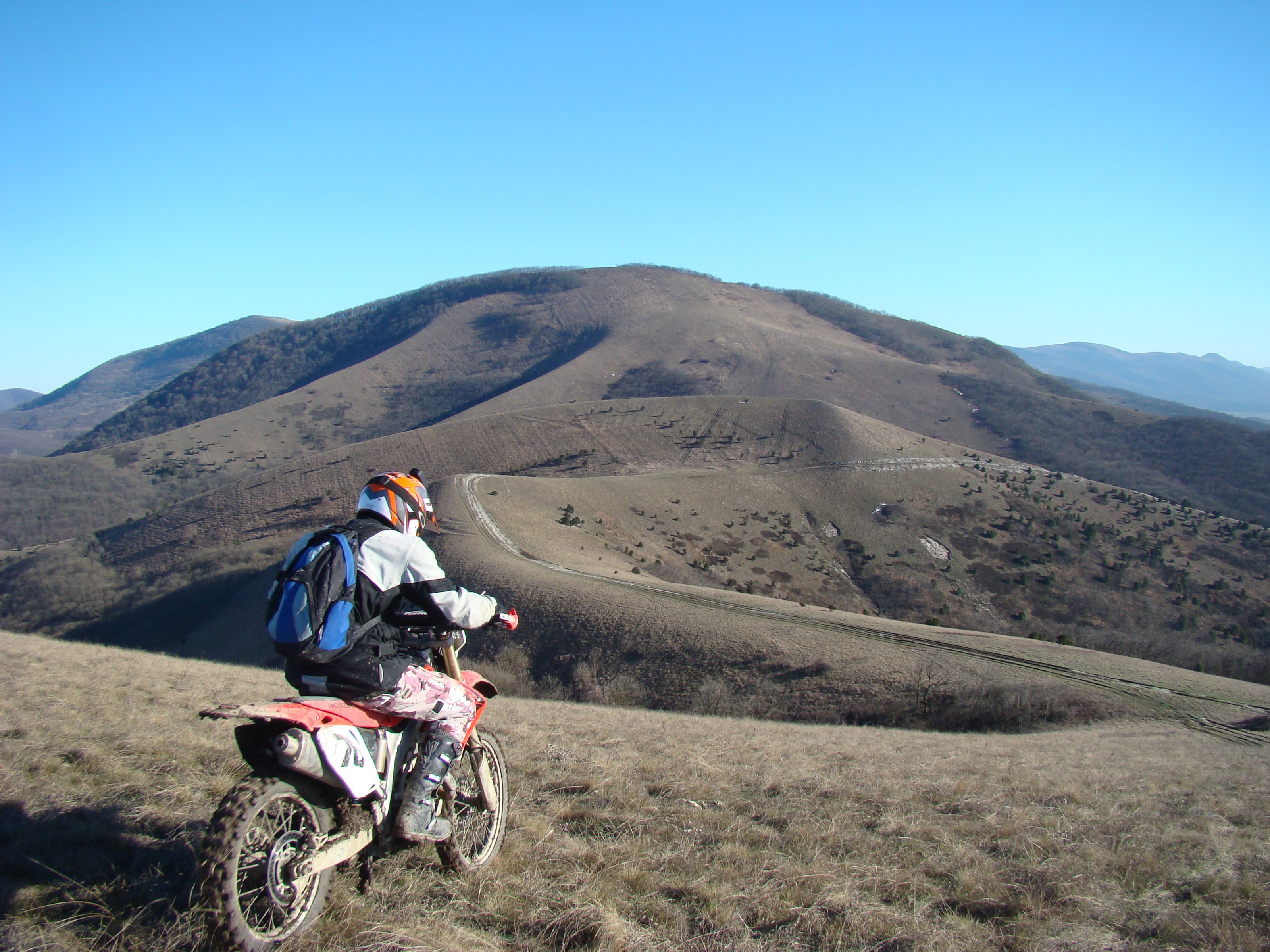 мотоцикл в горах
